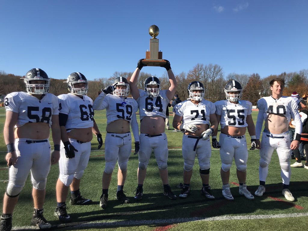 linemanissues's tweet photo. #Gutsout for the rivalry dub https://t.co/PQhsCx06AW