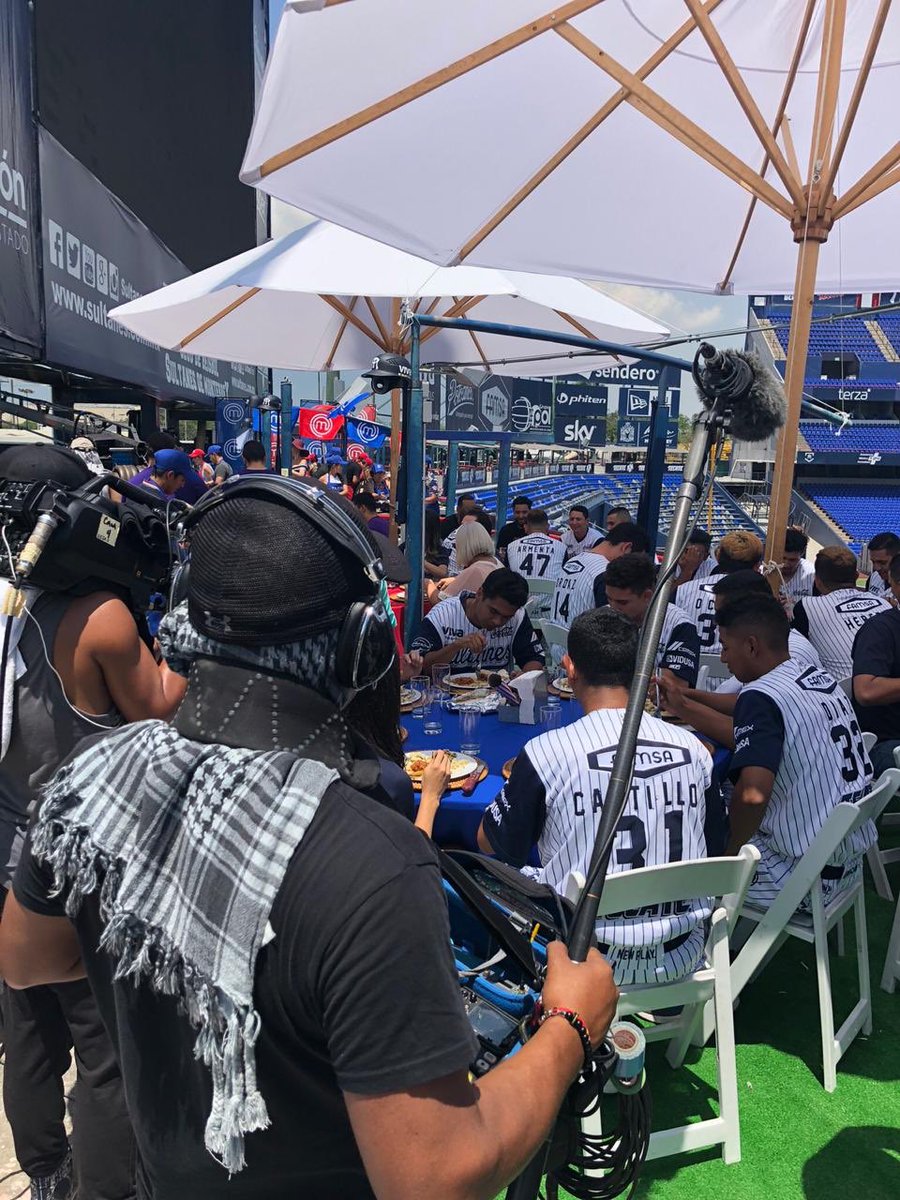 SultanesOficial's tweet photo. Algunas imágenes detrás de cámaras de #MasterChefMx en el #PalacioSultán 🍽😋

#TodosSomosSultanes https://t.co/KBtatrGuBP