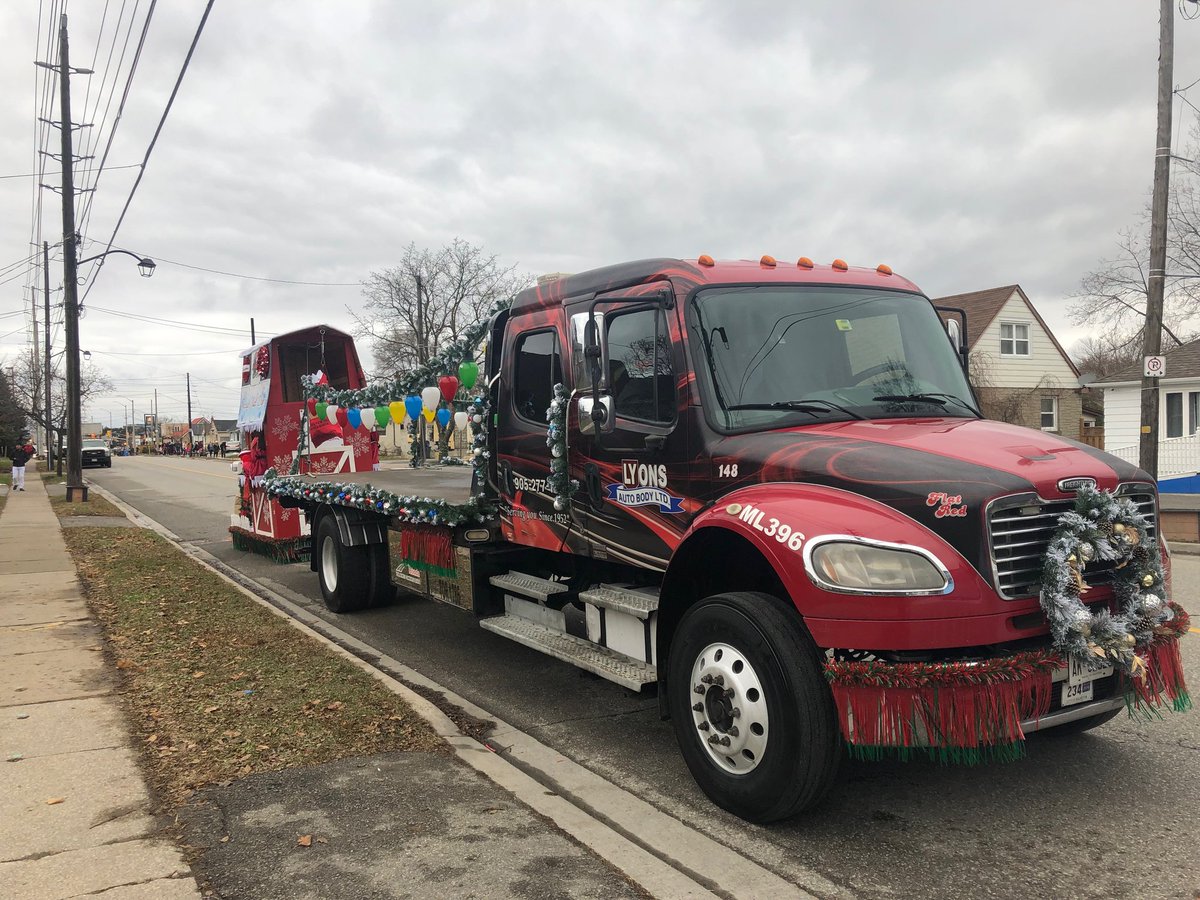 LyonsAutoBodyLt's tweet photo. Great fun at the Mississauga 2018 Streetsville Santa Claus Parade today! What do you think about our floats?
#mississauga #missont #insauga #parade #santaclauseparade #streetsville #towtruck #float #paradefloat #fun #christmas2018 #the6ix #gta #ontario #amazingday #happysunday https://t.co/dP6GWATzdT