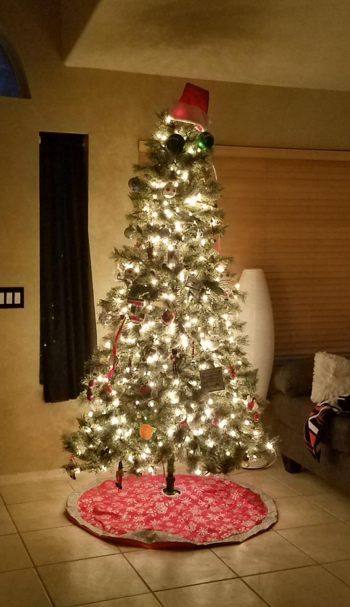 DieterleAmber's tweet photo. Spent some time today getting my home ready for the holidays. Feeling more festive already! Check out my 5 step Christmas Decorating tips. #stresslessholidays #prepfortheholidays https://t.co/XMpjmwmVra https://t.co/395Bc6DNPi