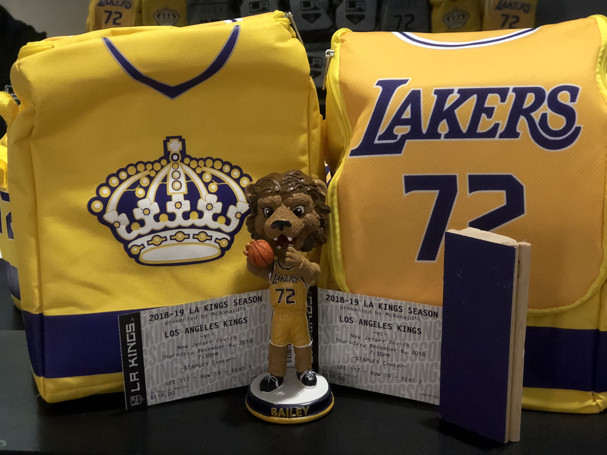dog la kings jersey