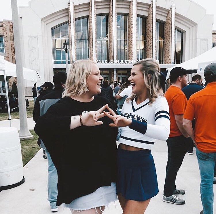 Alpha Chi Omega tweet media