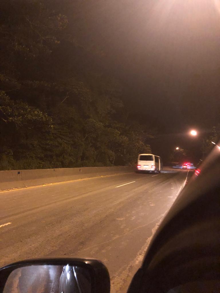 traficocpanama's tweet photo. El ministro del MOP da orden a que se reabra la Vía Puente de las Américas a la altura de Loma Cová con dirección al puente de las Américas y viceversa, a todos los conductores precaución. https://t.co/YGAEBg3OIB