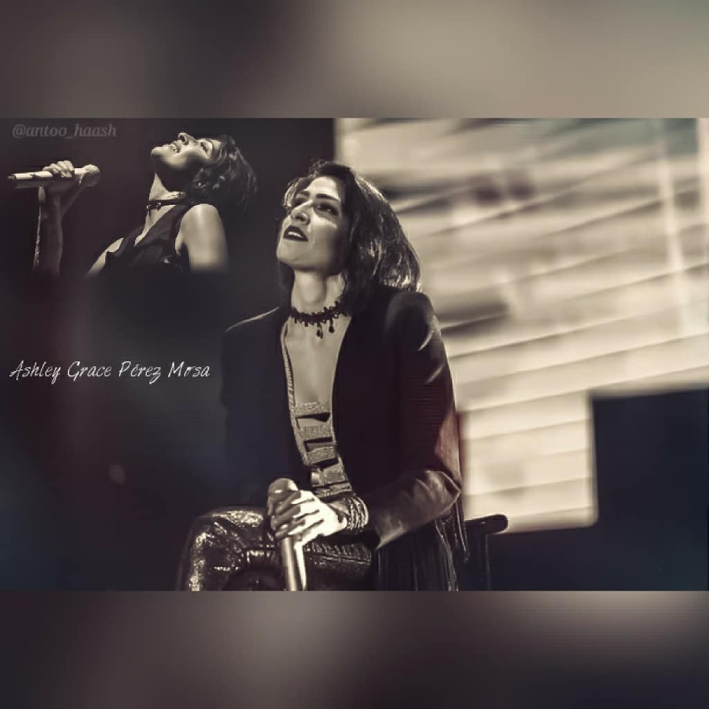 antoo_haash's tweet photo. @haashoficial @haashoficial Ashley dame un señal aunque sea una señal de humo de que te gustan mis edits 😏😒 https://t.co/hF70nGuaVs