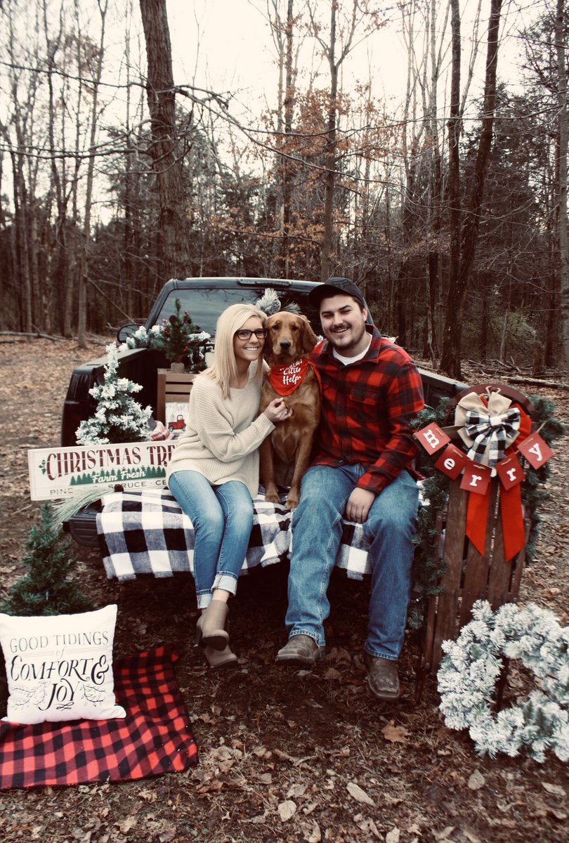 Steiner__49er's tweet photo. Sneak peak of our Christmas pictures from today. I CAN’T wait to post more of our pictures. 😍 https://t.co/h9OK4Komv5