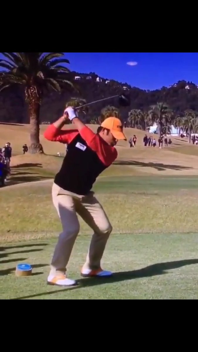 LukeKerrDineen's tweet photo. Funny thing about Ho-sung Choi’s swing is that it’s not as weird as it looks.Quirky backswing, bizarre follow through, but downswing is pure https://t.co/PUn3PwJqbb