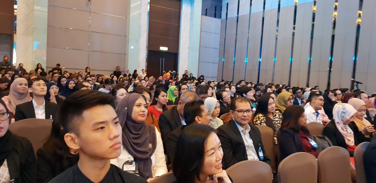 SivaKumeren's tweet photo. #LIFEATWORK2018 #ReinventWorkforce #RethinkWorkplace good dicussions on adopting flexible working arrangements at workplace. One of the panelists shared about 4 working days implemented and improved employee well being and increased productivity https://t.co/OmxIRAJKsE