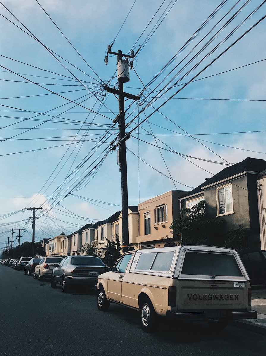 CheddarRod's tweet photo. These were all on the same street in #SanFrancisco #45thStreet #Vanagon #Mk1 https://t.co/gkRgxbEQ9L