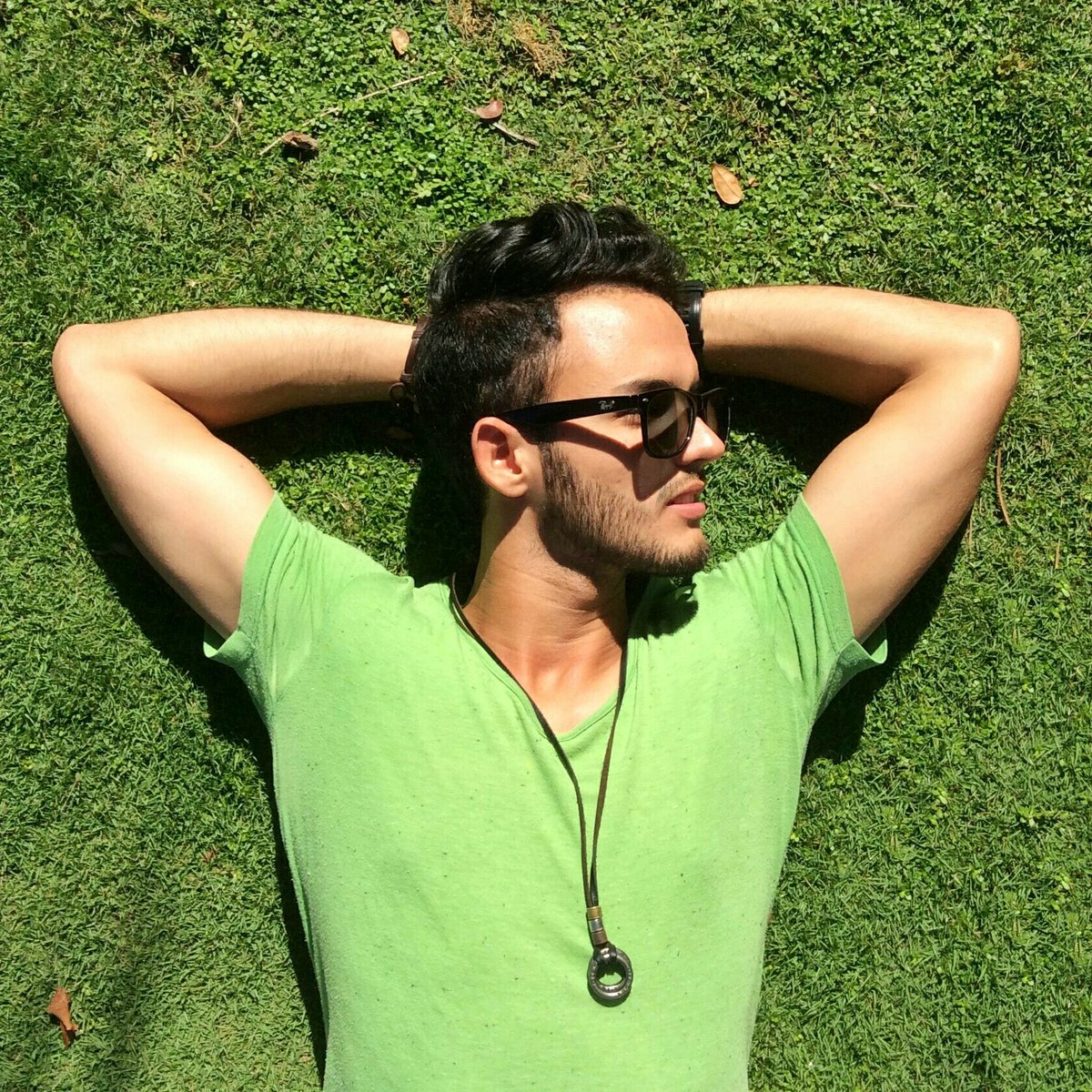 prida96's tweet photo. I am back 😁 #NuevaFotoDePerfil #Twitter #TwitterAgain #Cuba #followme #followforfollow #cubanboy #green https://t.co/ibMknCRM2D