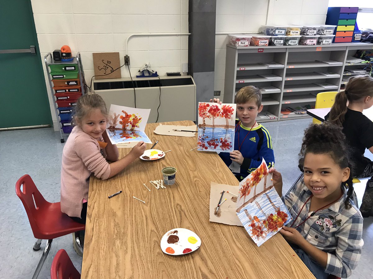 akatej3's tweet photo. Making real life connections through artwork! Sad to finish fall themed projects, but boy we had a blast! #artforlife #BPSTOGETHER https://t.co/9E5fMf8TG7
