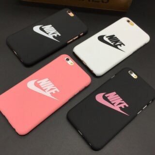 LA72531776's tweet photo. ナイキのスマホカバー😍💕

欲しい人はRT🙈💞✔️ https://t.co/QQEU8SH6ES