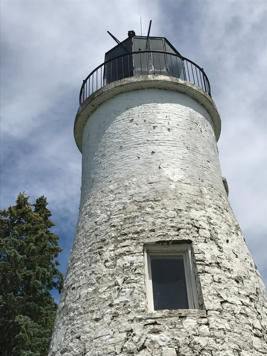 Presque Isle Lights tweet media