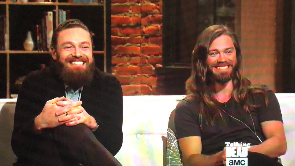 labuntaicho's tweet photo. OMG I CANT THEY ARE TOO CUTE ❤️

#TWD #thetalkingdead https://t.co/fK6fU4xuBv