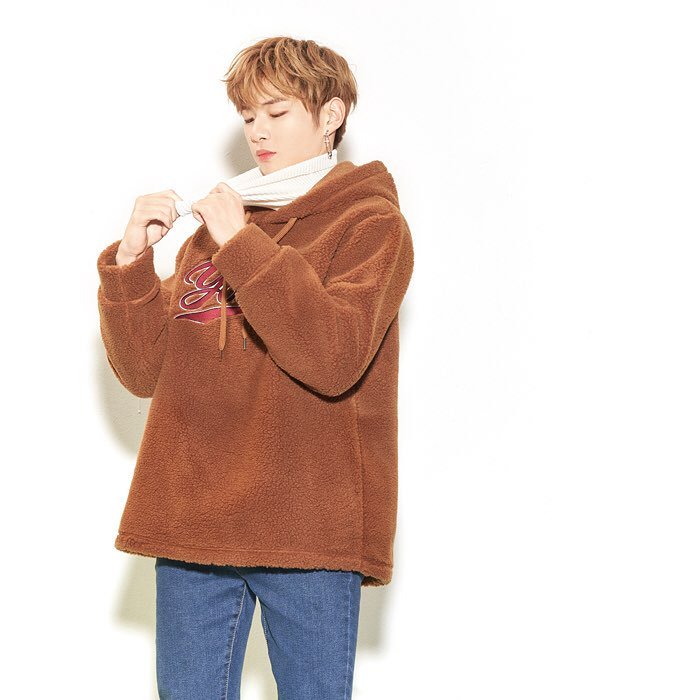 creamorange's tweet photo. 이런 곰같은 옷을 두 개나 겹쳐입어도,
핏이 살아있다니.. 역시 패완몸!
https://t.co/kVy9AAfFQF
#강다니엘 #KangDaniel #姜丹尼尔 #姜丹尼爾
#カンダニエル #КангДаниэль
#LAP #LAPKOREA #Bearcollection #곰돌이후드 #곰돌이코트 https://t.co/92DOXpYzEq