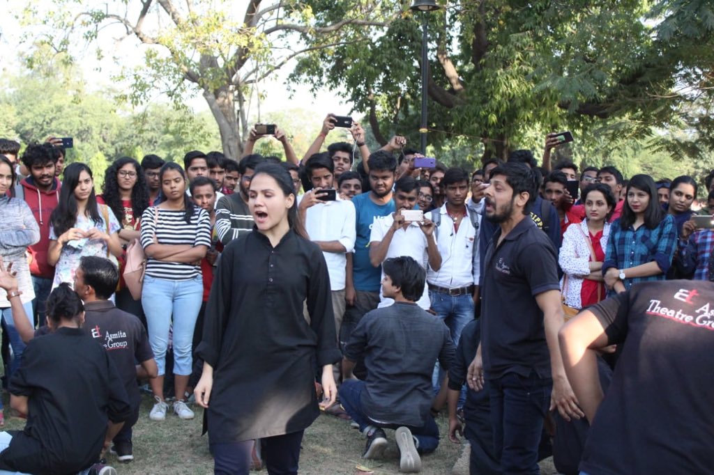 nicki_negi's tweet photo. Second day in Jaipur performing street plays with @AsmitaTheatre Thanks to @ArvindGaur sir. #Asmitatheatre #aazadfoundation #actorslife #StreetPlay #Jaipur #Aajivika https://t.co/F5potcVTcd