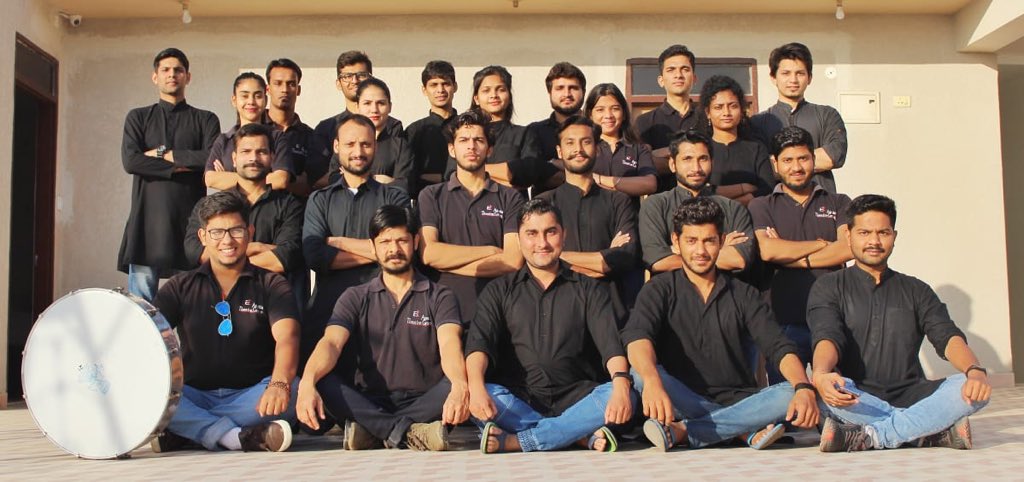 nicki_negi's tweet photo. Second day in Jaipur performing street plays with @AsmitaTheatre Thanks to @ArvindGaur sir. #Asmitatheatre #aazadfoundation #actorslife #StreetPlay #Jaipur #Aajivika https://t.co/F5potcVTcd