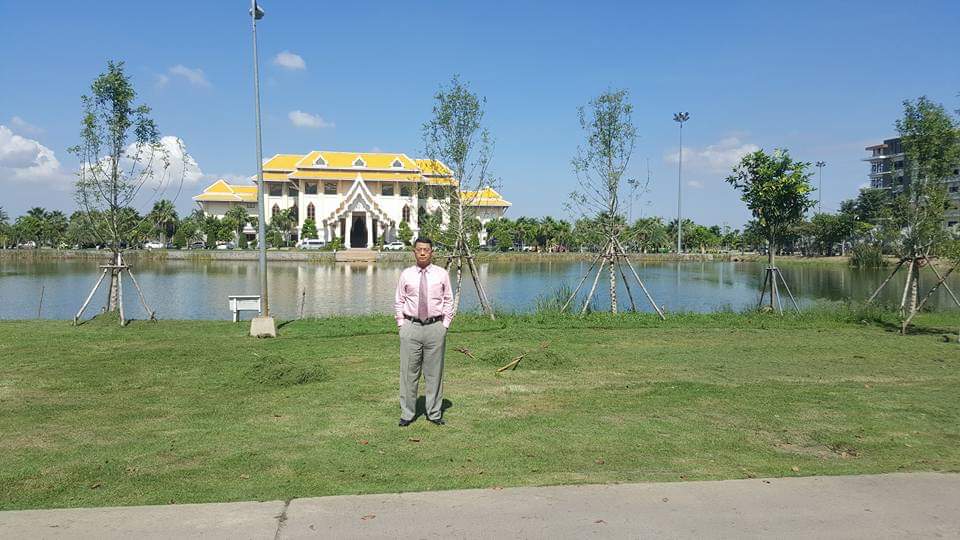 yysn2020's tweet photo. In Thailand,with my Ph.d candidates at the MCU last 
two years ago. https://t.co/L8Gt5e6mqR