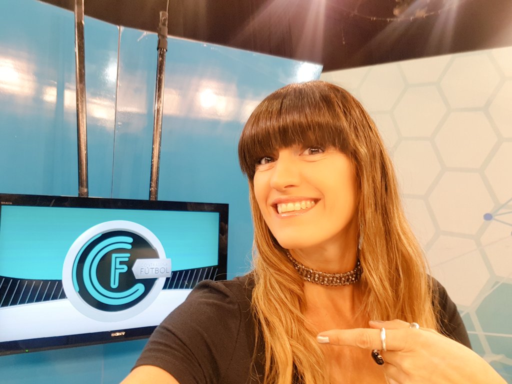 Carocoscarelli's tweet photo. #Gracias por estar siempre. Nos volvemos a encontrar el próximo domingo en el programa que amamos hacer, @CFutbolOk
#BuenaSemana #buenvida https://t.co/w214kDSn2m