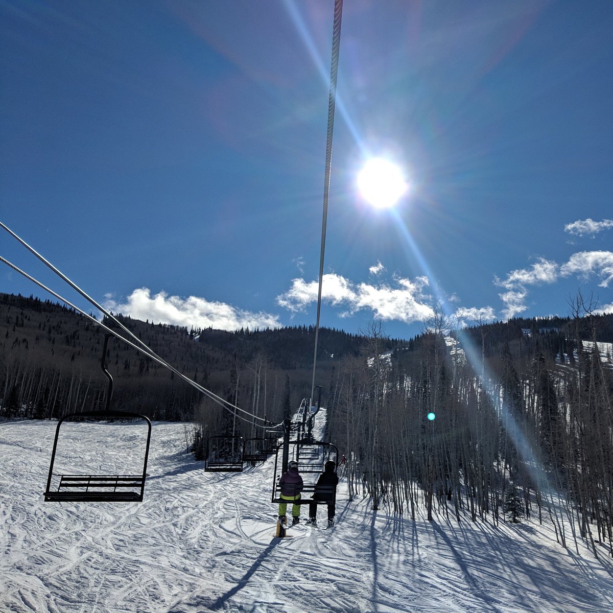 Josh_j_Mattson's tweet photo. More snow. New terrain. Blue skies. What a great day at @skisunlight
#girosnow #girosnowcolorado #girosnowlocalsonly #swany #swanygloves #swanyathletes #hudsencollective #libertyskis #rideliberty #intuitionliners #avalanchesafety #bca #backcountryaccess https://t.co/2d4kmZ6V7H
