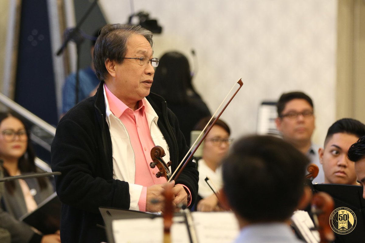 INC50WEST's tweet photo. Nemesio Iberio, Concert Master and first chair violinist, from Pacita Complex in the Philippines shares some words of advice to the orchestra prior to the rehearsal for the Oratorio they performed in today at David Geffen Hall, in New York City's Lincoln Center. https://t.co/fQNLy9YR0E