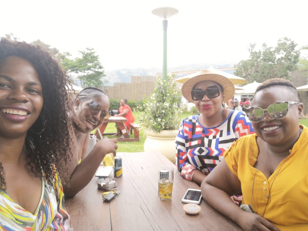 KhetsiweDineo's tweet photo. Yesterday afternoon was perfect. now recovering from this😂#FNBsmoothfest recovery. https://t.co/J9fqfSLBRe