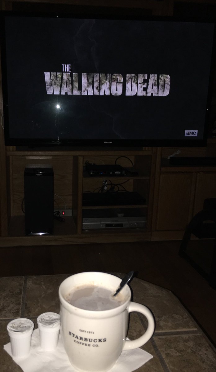 kristineipp's tweet photo. “Oh the weather outside is frightful, 
so I guess I’ll get my drink on &amp; feel delightful, 
getting drunk on Rumchata is the way to go, watching Zombies &amp; fake Zombies &amp; Jesus finally Go?” 💀 
#TWD #ByeJesus #HereWeGo #blizzard #TheWalkingDead #TalkingDead @justanactor https://t.co/DVELpZGmMZ