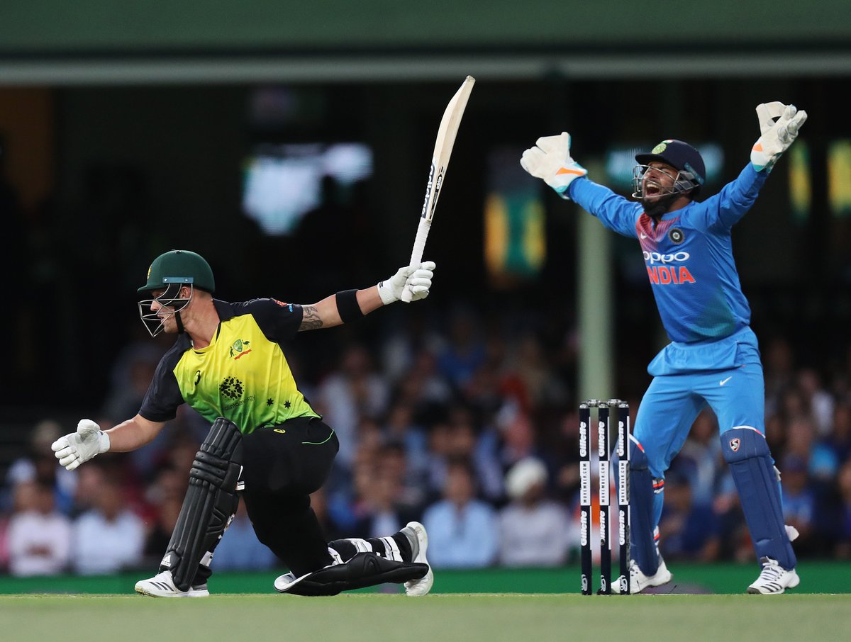 FoxCricket's tweet image. Are you Team Uzzie, or Team @ShaneWarne?

Australia's latest batting display has swung the ‘old versus new’ battle being waged by the pair in favour of one of them.

WATCH: bit.ly/2DJOMv1