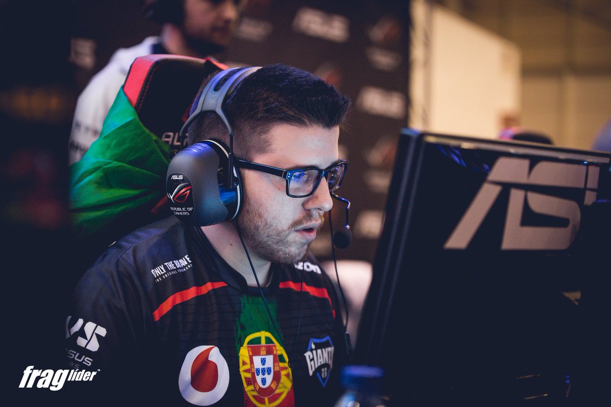GIANTXGG's tweet photo. Hoy a las 19:00 nos enfrentamos a Wild Gaming en los cuartos de final de @ESLesCS. ¡A por esas semis!
Hoje as 18:00 jogaremos as quartas de final da #ESLMastersCSGO contra os @WildGamingClub. Procuramos a qualificação para a fase presencial!
#WeAreGiants #VodafoneGiants https://t.co/1ZPSIzgxla