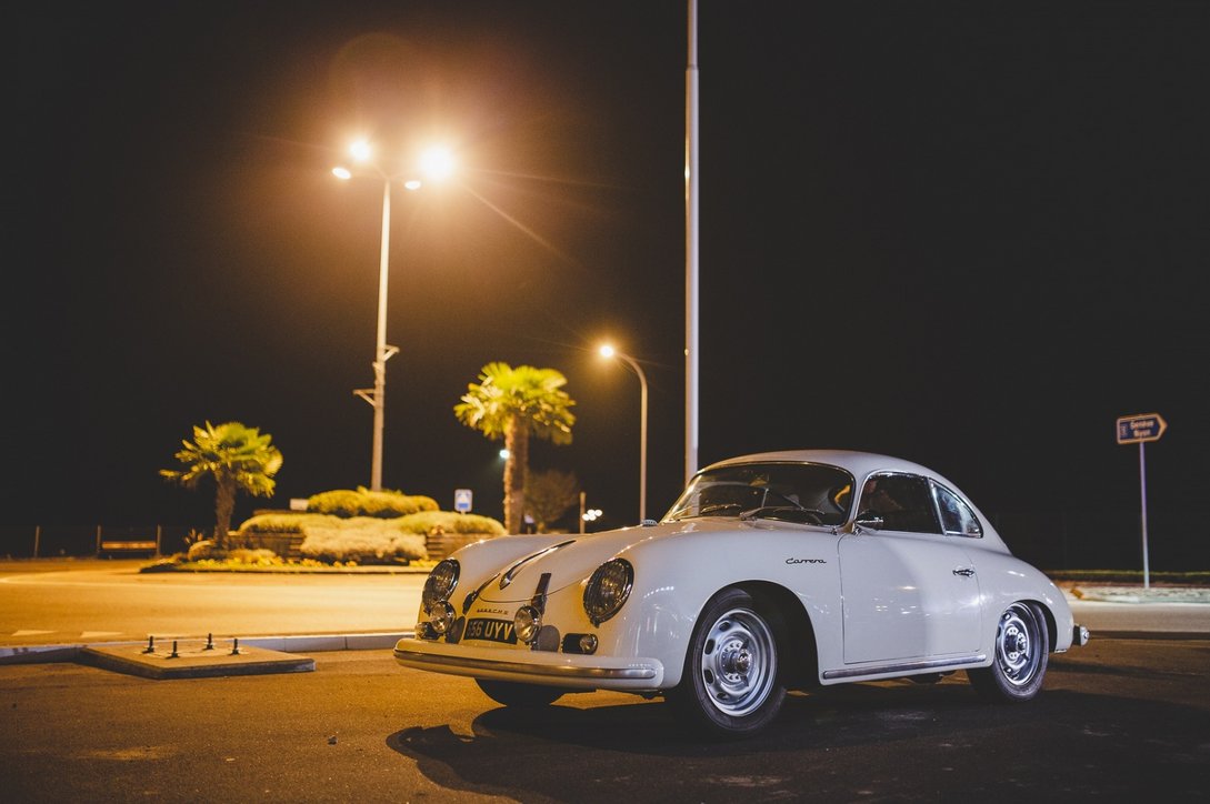 jmerchante1's tweet photo. beauty in the dark #Porsche356 #PorscheCarrera #Porscheinthenight #ClassicPorsche #PorscheClassic #beautyinthedark https://t.co/iIjCmUa9vh