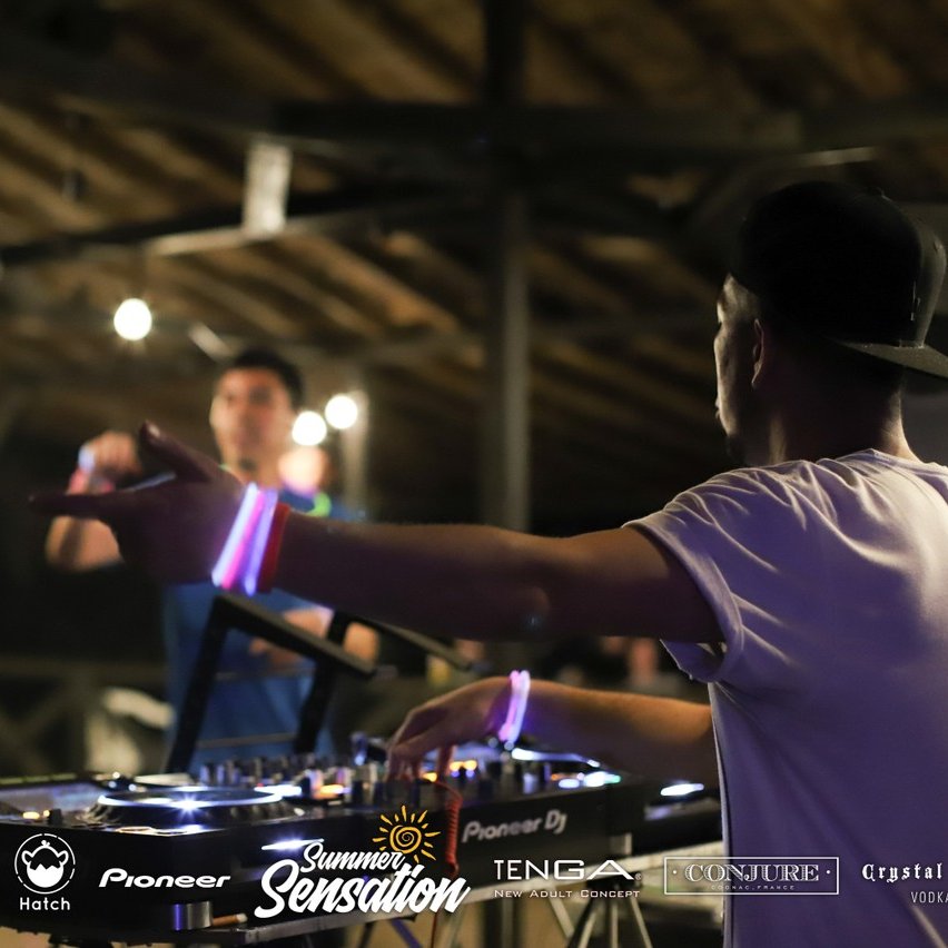 SummerSensation's tweet photo. Get your groover on!
Everybody jumpp! Let's do this ✨
.
#trapcity #spinninrecords #trapmusic #trapcitymusic #trap #bass #bassmusic #EDM #electronic #dance #music #monstercat #808 #tagforlikes #songoftheday #newmusic #dailymusic #dailysongs #tunes #songs https://t.co/AAy8gBZhb2