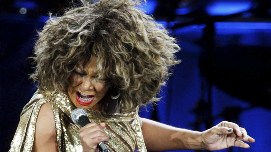 Los40Classic's tweet photo. Tina Turner cumple 79 años. Repasamos la trayectoria de esta mayúscula diva, que ha tenido una carrera discográfica bestial. Que cumplas muchos más, porque 'you´re simply the best'. https://t.co/SVgdhTlXTk https://t.co/mlvZ5jJyoX