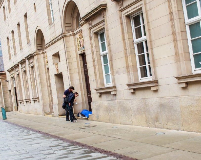 SheffCouncil's tweet photo. We work with organisations in the city to offer accommodation &amp; support for rough sleepers. Framework provides a street outreach service 7 days a week. Concerned about someone sleeping rough? Call 0800 066 5358 or text SOTS to 80800 with a message or visit https://t.co/USCWqxPPLe https://t.co/heCz4QjXtK