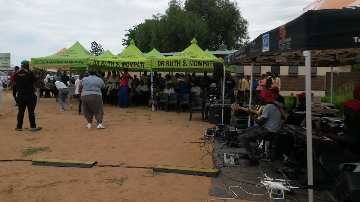 realmjkhumalo's tweet image. #CapsOff  @NorthWestDOH Kagisano Molopo Sub-District, #GetDownProductions and @Auruminstitute on #DemandCreations campaign mobilising for MMC in Ganyesa.