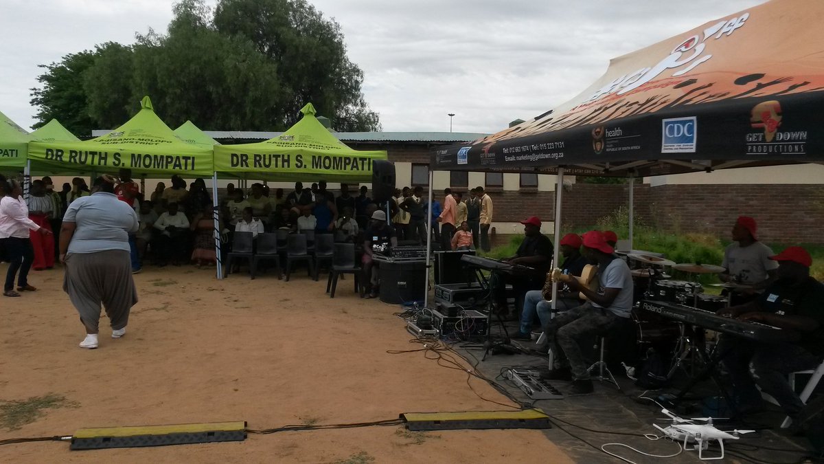 realmjkhumalo's tweet image. #CapsOff  @NorthWestDOH Kagisano Molopo Sub-District, #GetDownProductions and @Auruminstitute on #DemandCreations campaign mobilising for MMC in Ganyesa.