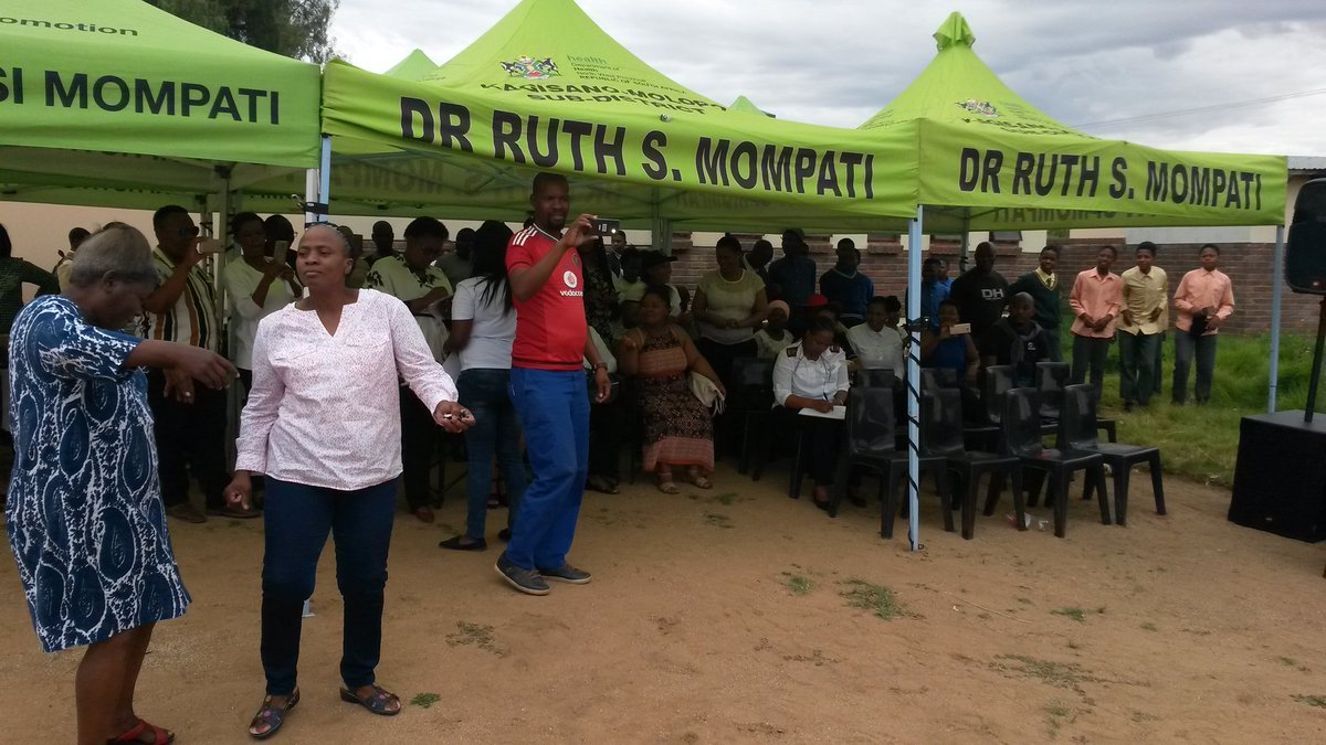 realmjkhumalo's tweet image. #CapsOff  @NorthWestDOH Kagisano Molopo Sub-District, #GetDownProductions and @Auruminstitute on #DemandCreations campaign mobilising for MMC in Ganyesa.