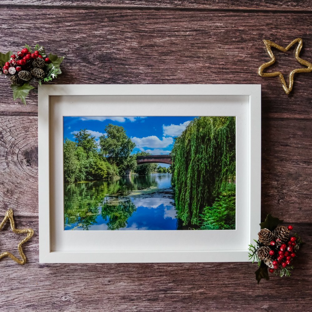 How are we all doing this Monday morning? If you're still wanting to splurge this cyber monday but want to #shoplocal then you might like some of these #Maidenhead items featuring photos from yours truly! Mug, Calendar and framed images all available in <a href="/Craft_Coop/">Craft Coop</a> !