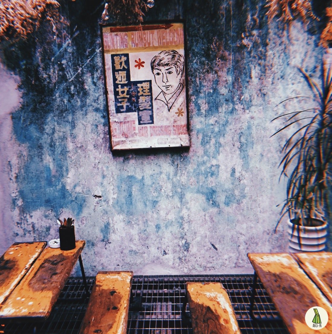 aroipa's tweet image. คาเฟ่ที่มาเลเซีย ร้านน่ารักมาก ตกแต่งแบบlocalสุดๆ ผนังมีวอลอาทลายดอกไม้เต็มไปหมด มีมุมถ่ายรูปเพียบ เค้กอร่อย ราคาไม่แรงมาก เที่ยวเหนื่อยๆแล้วเรามานั่งชิวที่นี่คือสบายยยยมาก
.
📍Merchant’s Lane, Kuala Lumpur, Malaysia 
🕓 Mon-Fri 11:30am-10pm
Sat&amp;amp;Sun 9:30am-10pm
@aroii #aroipa