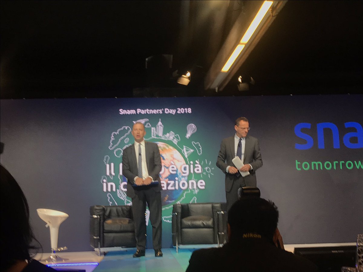 DaniloMazzara's tweet photo. #MarcoAlvera’ #Ceo @snam annuncia #SnamTech (Tomorrow Energy Company) con 850 mln € di investimenti:
- 250 su #IOT rete,
- 400 per risparmio energetico,
- 100 energie alternative,
- 100 su mobilità sostenibilità
#SnamDay18 @snam #SnamUp https://t.co/021u5YiHdq