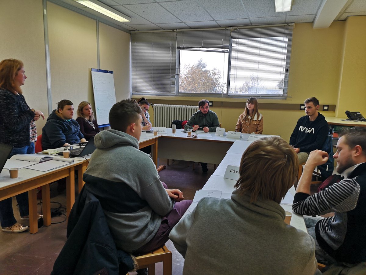 ProjectUneet's tweet photo. @FondationFACE and Face Côte d'Opale conducting a workshop with young adults from Hauts-De-France region to collect their feedback on the HORECA sectors.
#UNEET #INTERREG #HautsdeFrance #HORECA https://t.co/aMylLrK1uz