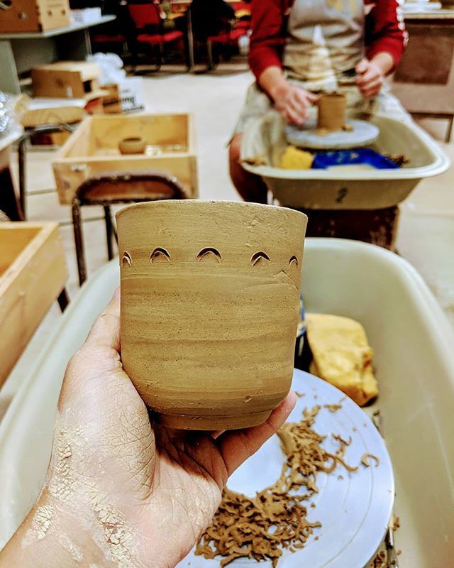 Kanhika's tweet photo. γ°οΈγ°οΈγ°οΈ
.
.
.
#handmade #pottery #clay #cup #studio #craft #pattern #potter #potterywheel #pot #learningpottery #mug #wellington #newzealand https://t.co/FljEm5BeOt https://t.co/MK11WD5QJT