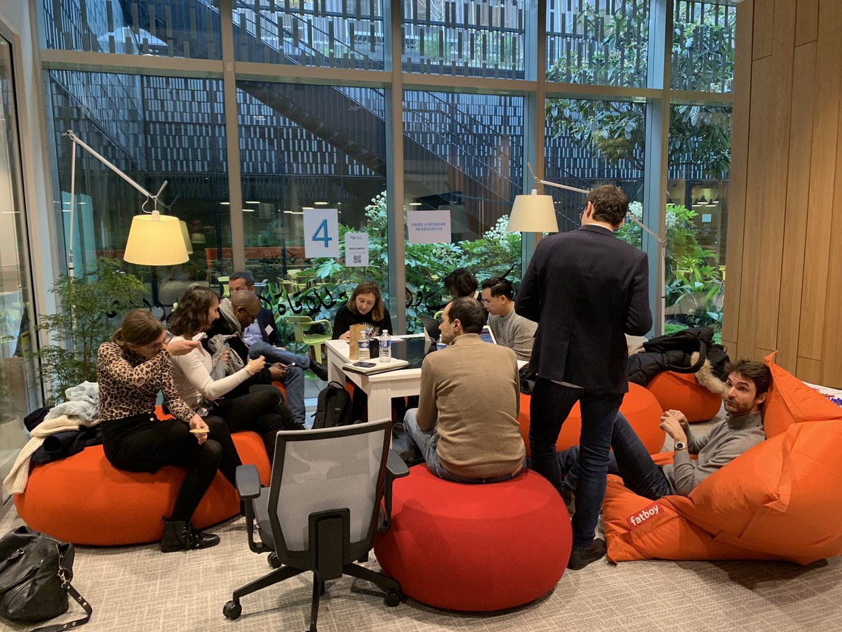 SocieteGenerale's tweet image. Les #intrapreneurs accompagnés des incubateurs partenaires sont rassemblés sur @LePlateauSG en petits groupe pour partager leurs retours d’expériences des premiers mois de vie de leurs #startups. #BootCampISC #InternalStartupCall #LesDunes