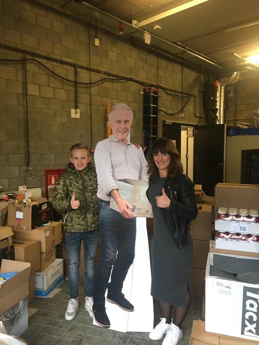 ElianBaggen's tweet photo. @L1 Vur zunt weer begonne!! Elian sterk voor de voedselbank!! #Vb18 #L1 https://t.co/D1g940zv3N