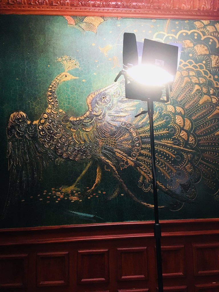 SophieSoulignac's tweet photo. Dans la suite où Oscar Wilde vécut ses derniers jours, pour rencontrer #RupertEverett qui l’incarne dans #TheHappyPrince qu’il a également réalisé... https://t.co/lhEl3C08tl