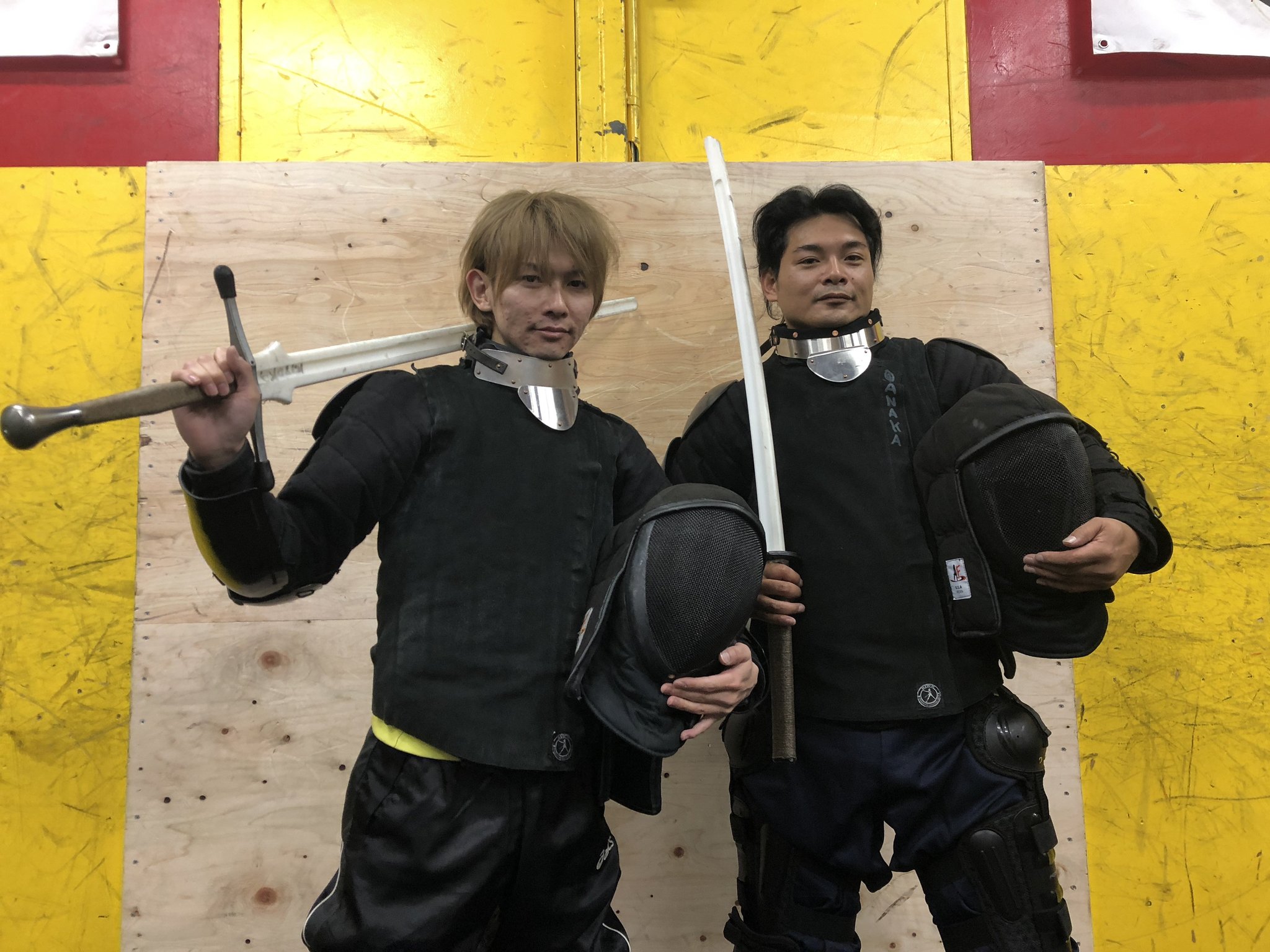 تويتر Jabl黒鋼衆 玄蕃之丞 鎧 剣術 アーマードバトル على تويتر 得物であるシンセティック ソードは ロングソード1 種類のみではなく 片手剣やメッサー スピアなど種類は豊富 勿論 日本刀や中華刀 苗刀などもあるので 自分のベースとしてる武術が西洋 تويتر Jabl黒鋼衆 玄蕃之丞 鎧 剣術 アーマードバトル على تويتر 得物であるシンセティック ソードは ロングソード1 種類のみではなく 片手剣やメッサー スピアなど種類は豊富 勿論 日本刀や中華刀 苗刀などもあるので 自分のベースとしてる武術が西洋