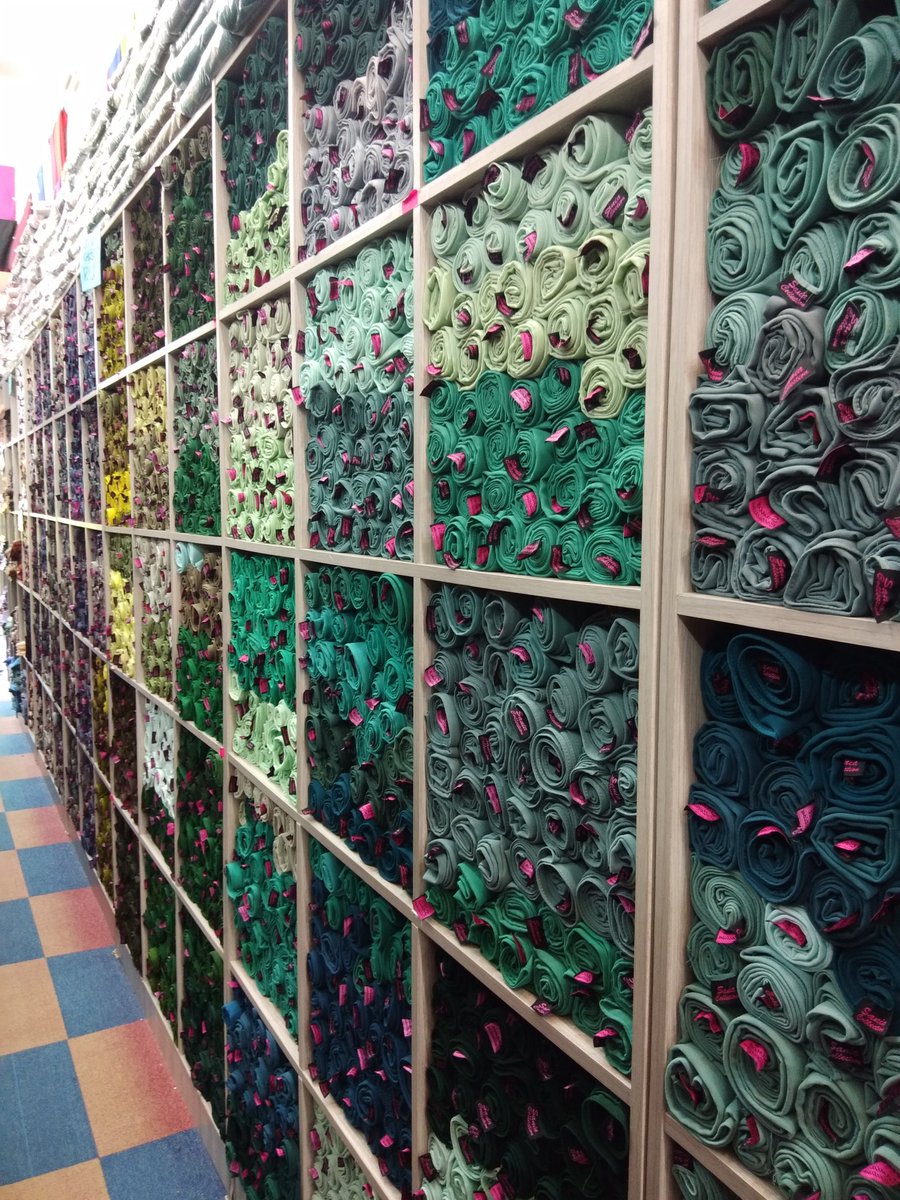 Syafffaaa_'s tweet photo. Pilih warna tudung boleh migrain okay https://t.co/8xIGQxXIpw