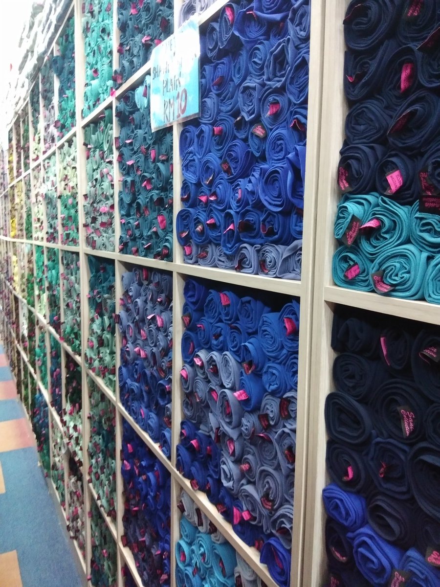 Syafffaaa_'s tweet photo. Pilih warna tudung boleh migrain okay https://t.co/8xIGQxXIpw