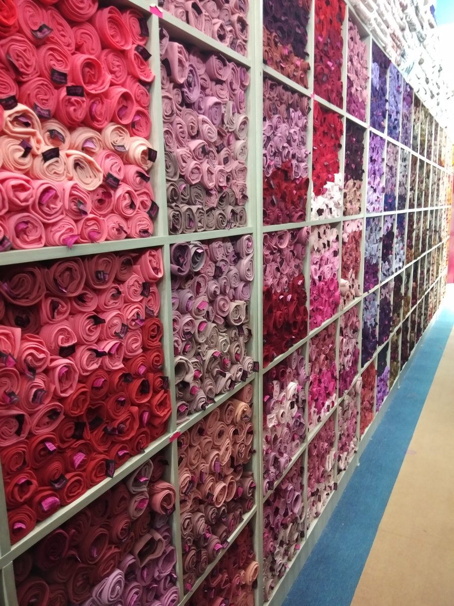 Syafffaaa_'s tweet photo. Pilih warna tudung boleh migrain okay https://t.co/8xIGQxXIpw