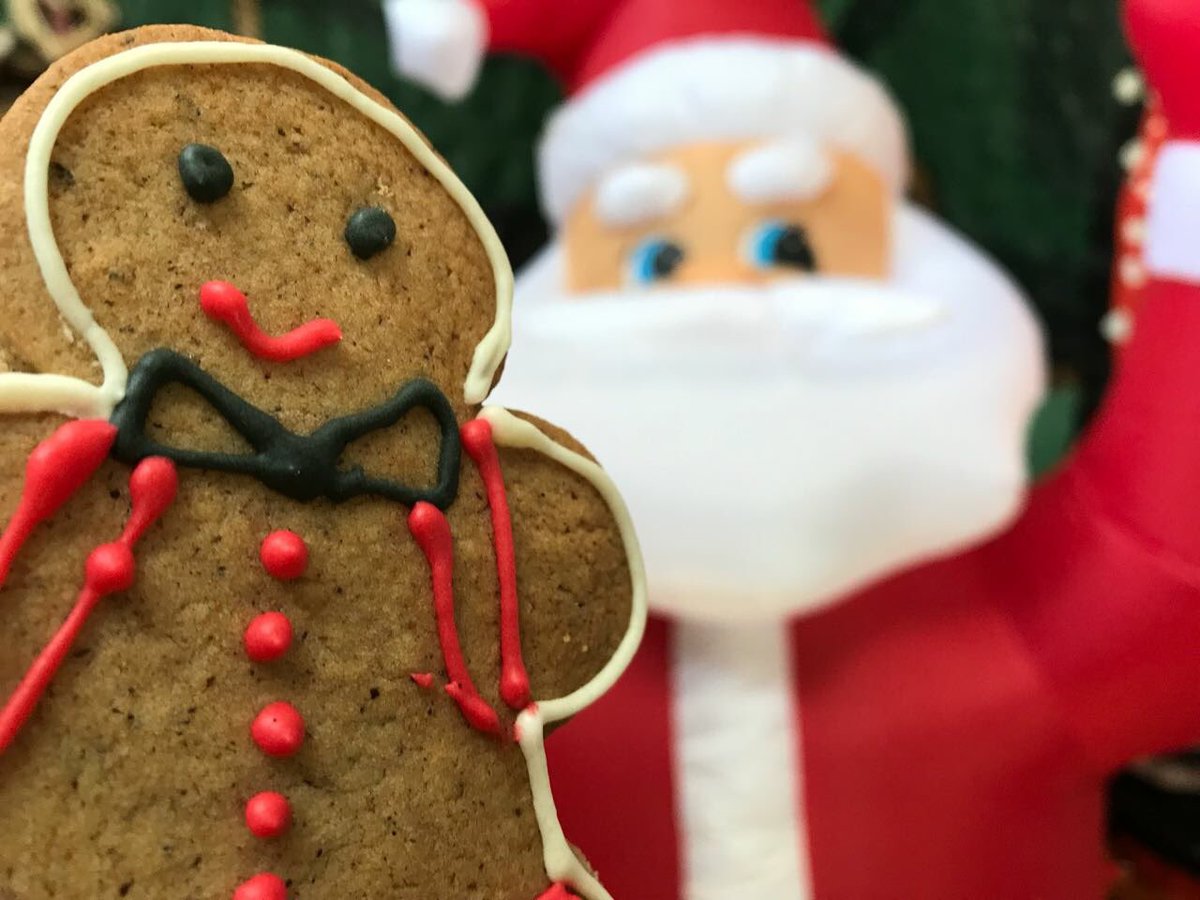 Ya se respiran aires de navidad en todos lados y nosotros en la fuente nos estamos preparando para eso🎄🎄🎄
Ven hoy lunes a tomar desayuno con nosotros desde las 7:30 Am y descubre todos nuestros nuevos sabores navideños  pensados especialmente para ti.