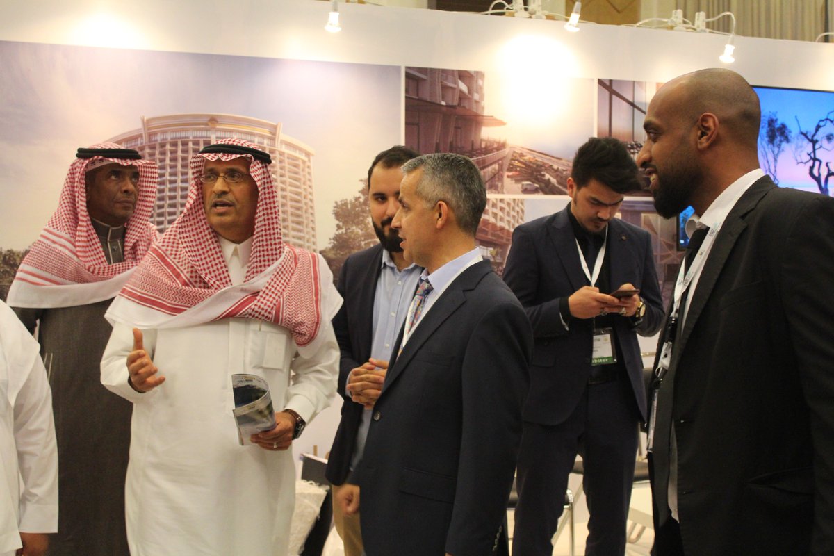 من صور مشاركاتنا السابقة في معرض #الرياض الذي أقيم في بداية هذا العام.

كان من المعارض الناجحة جدًا بفضل الله تنظيميا .كانت الزيارات لمقرنا في المعرض كبيرة واهتمام كبير من الزوار بمشروعي حياة طرابزون و elitemahal.

ربما نشارك أيضا في المعرض المقبل بإذن الله

#تركيا #طرابزون #زمزم