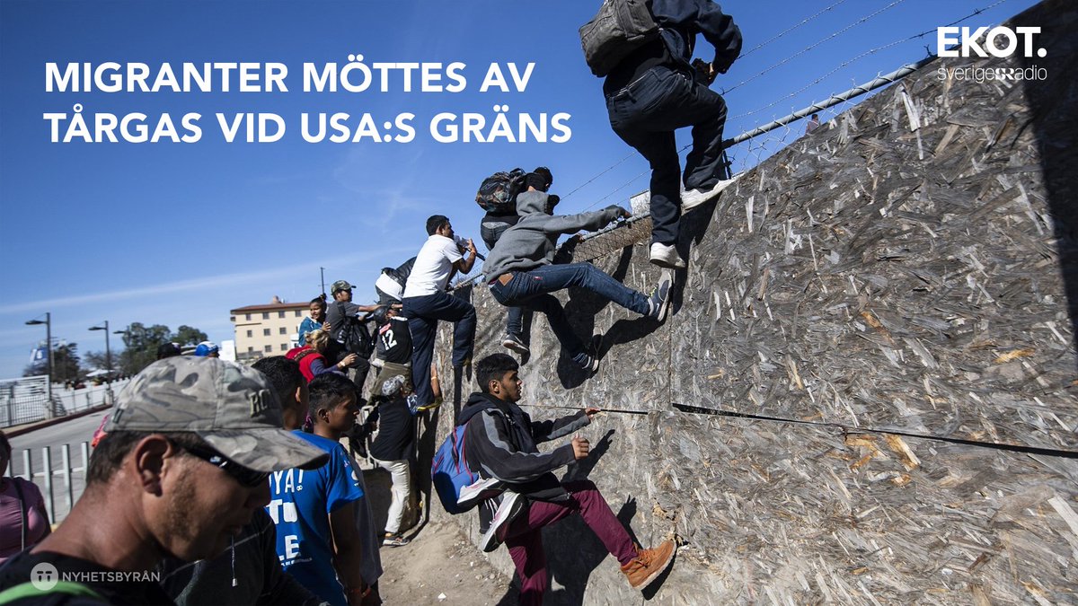 USA stängde temporärt en gränspassage mot Mexiko och gränsvakter använde tårgas mot migranter efter att en grupp människor försökte ta sig in i USA. Mexiko hotar nu med att deportera en del av dem som samlats i gränsstaden Tijuana. t.sr.se/2zoVFPC